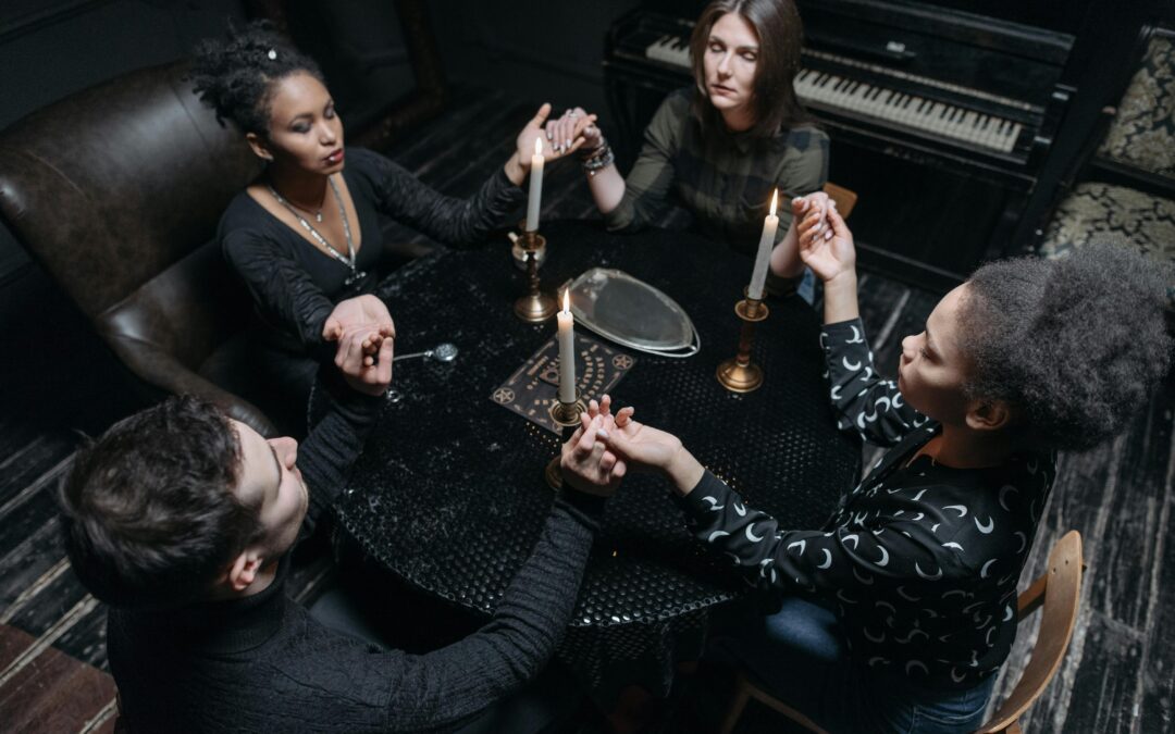 Difference Between Mediums and Psychics